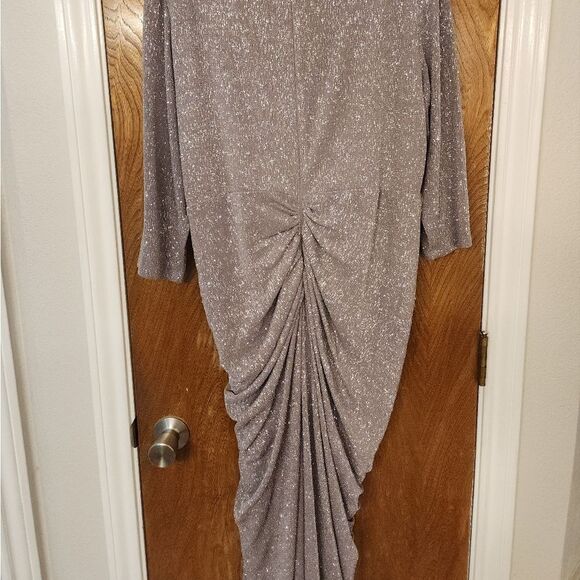 Betsy And Adam Metallic Rusched long Sleeve Gown SIZE 18W NWT - Picture 6 of 8